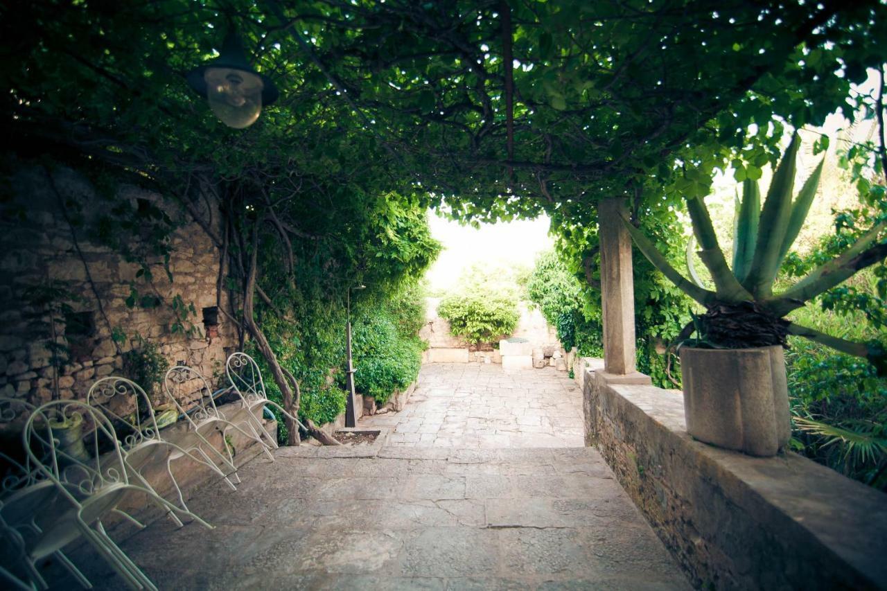 Villa Arboretum Милна Экстерьер фото